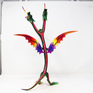 Dragón de tres cabezas III tallado en madera de copal por Melecio Blas