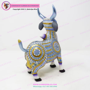 Escultura Artesanal Oaxaqueña, Alebrije Toro Cebú - Imagen 3