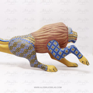 Alternative view of Alebrije León Grecado