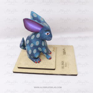 Alternative view of Alebrije Conejo