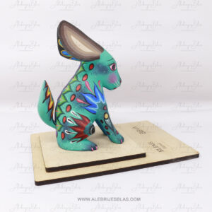 Alternative view of Alebrije Conejo