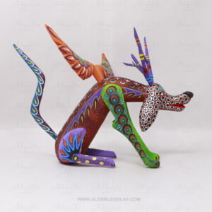 Alternative view of Perro Alado de los Bosques