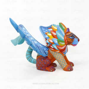 Alternative view of León Guardián del Sol Sagrado